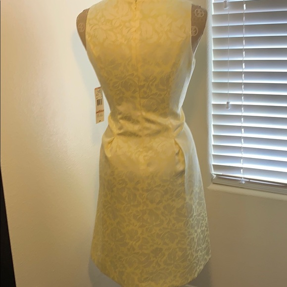 Evan-Picone Baby Yellow Pleated Dress - Picture 3 of 4